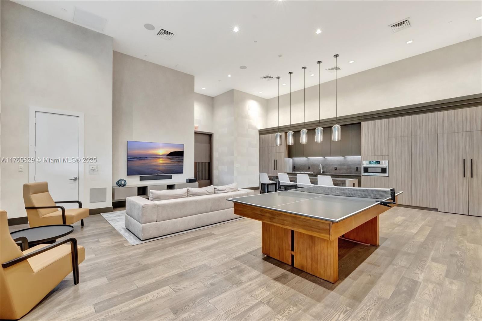 BELLINI AT WILLIAMS ISLAN - Residential