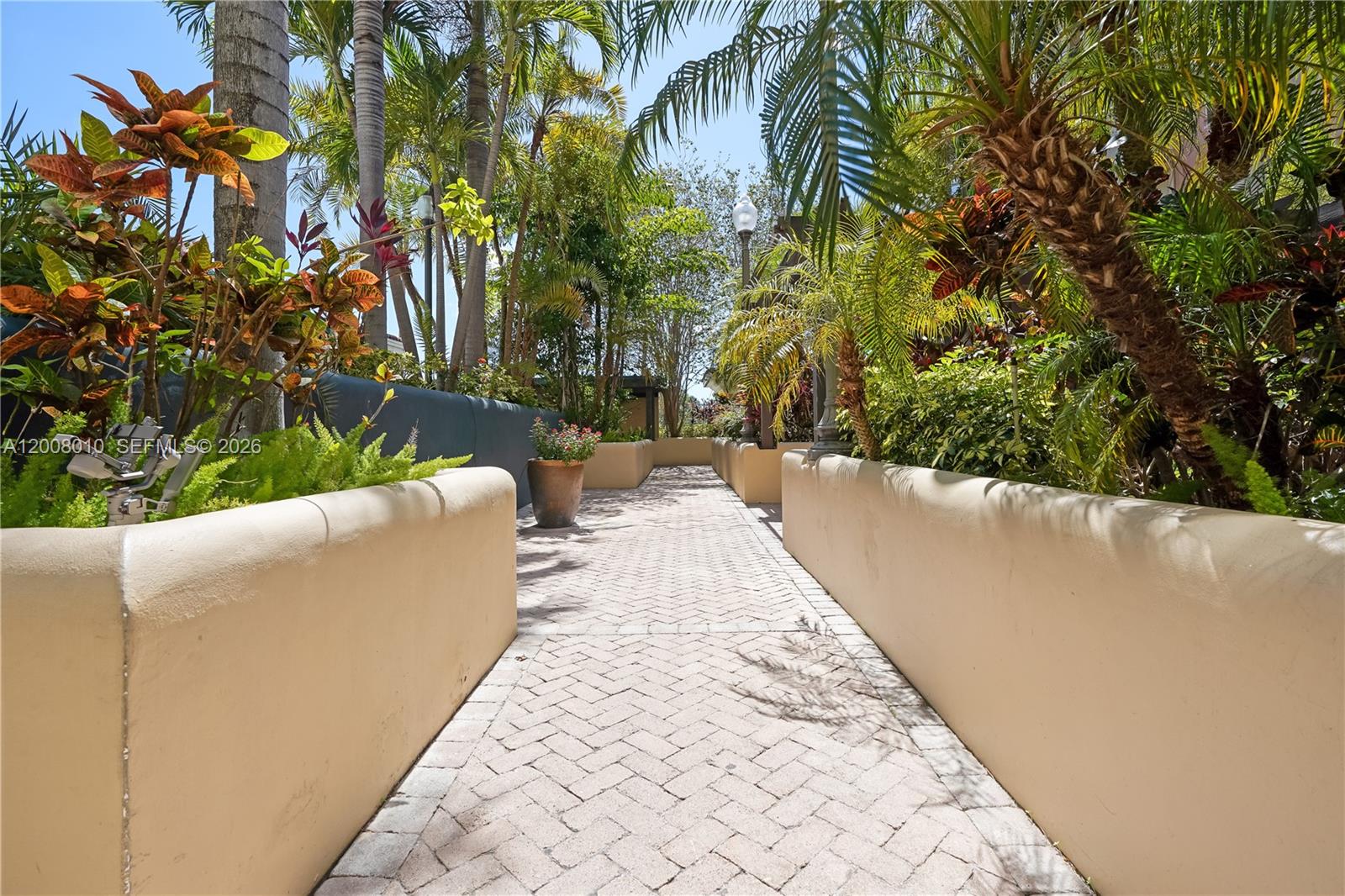 LAS OLAS BY THE RIVER CON - Residential