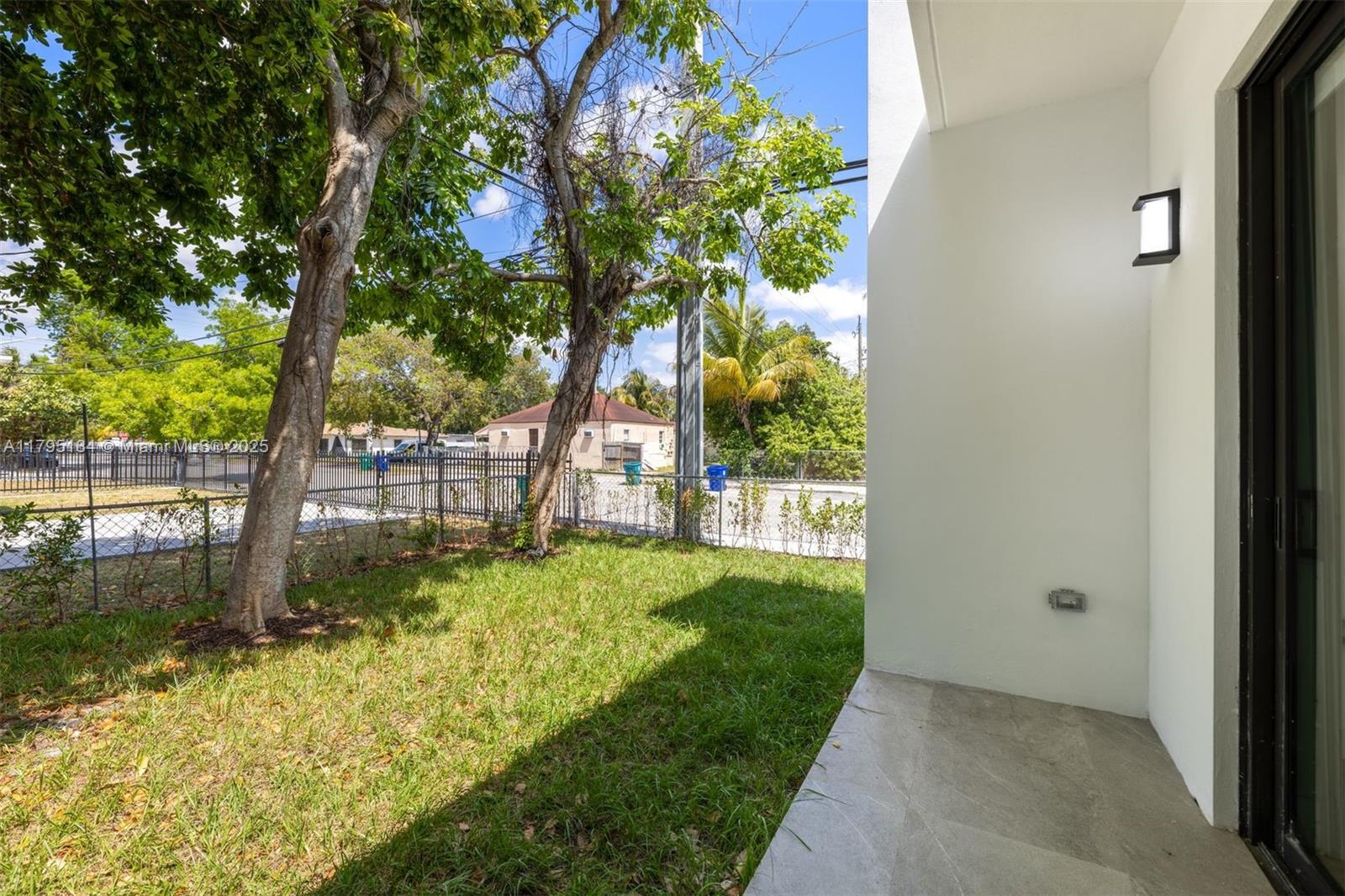 GROVELAND PARK - Residential Lease