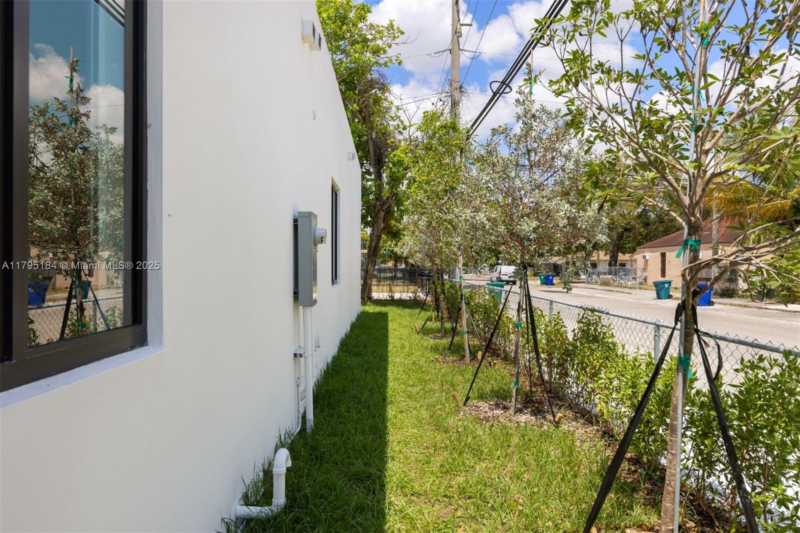 GROVELAND PARK - Residential Lease