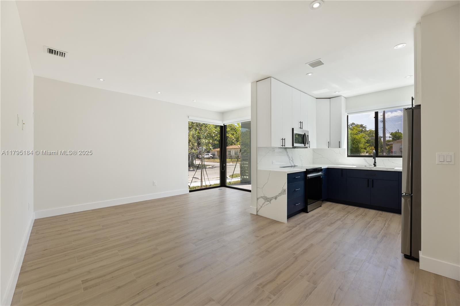 GROVELAND PARK - Residential Lease