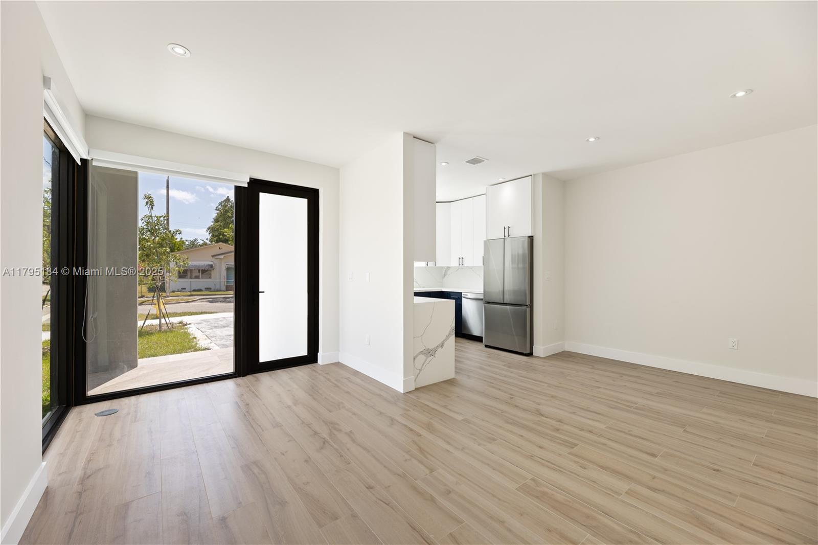 GROVELAND PARK - Residential Lease