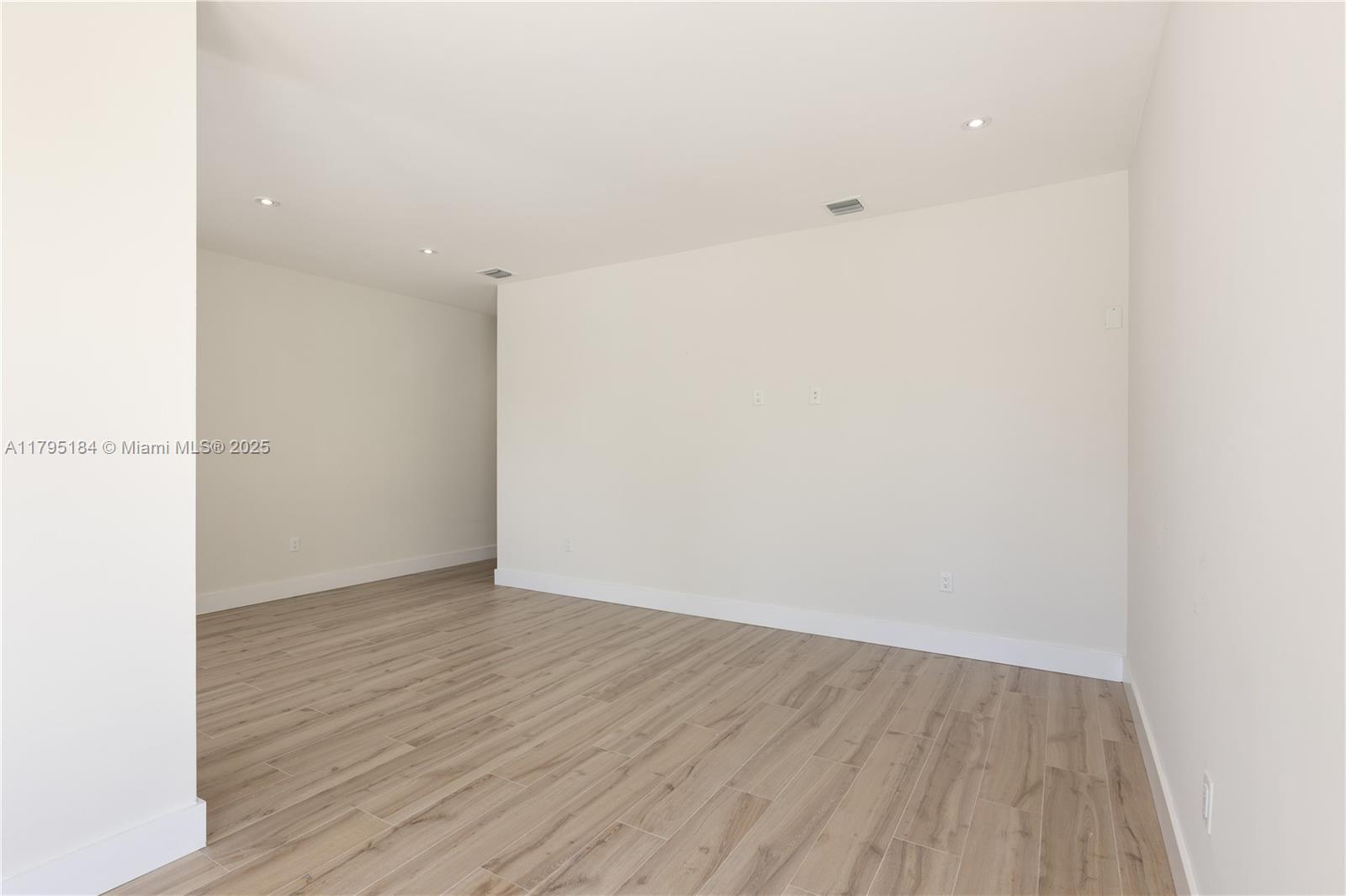 GROVELAND PARK - Residential Lease