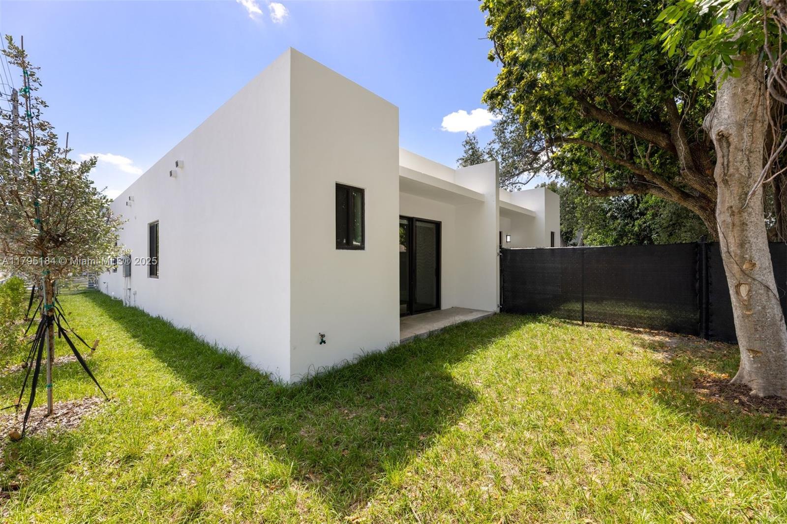 GROVELAND PARK - Residential Lease