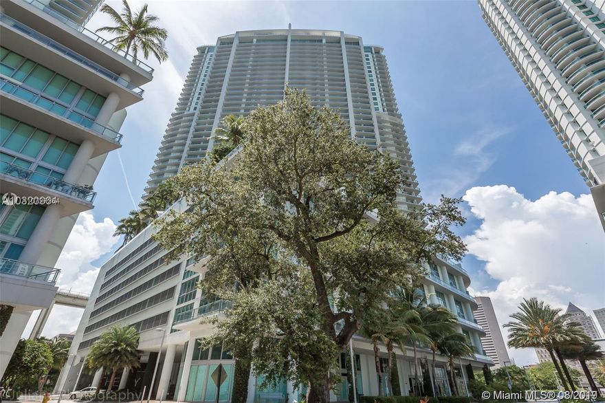 Bright, spacious condo in amazing, secure condominium. Great amenities. Walking distance to Brickell, Downtown. E-Z access to I-95, short drive to South Beach, Coral Gables, Key Biscayne. Call L.A. now. Unit is also being offered for rent.