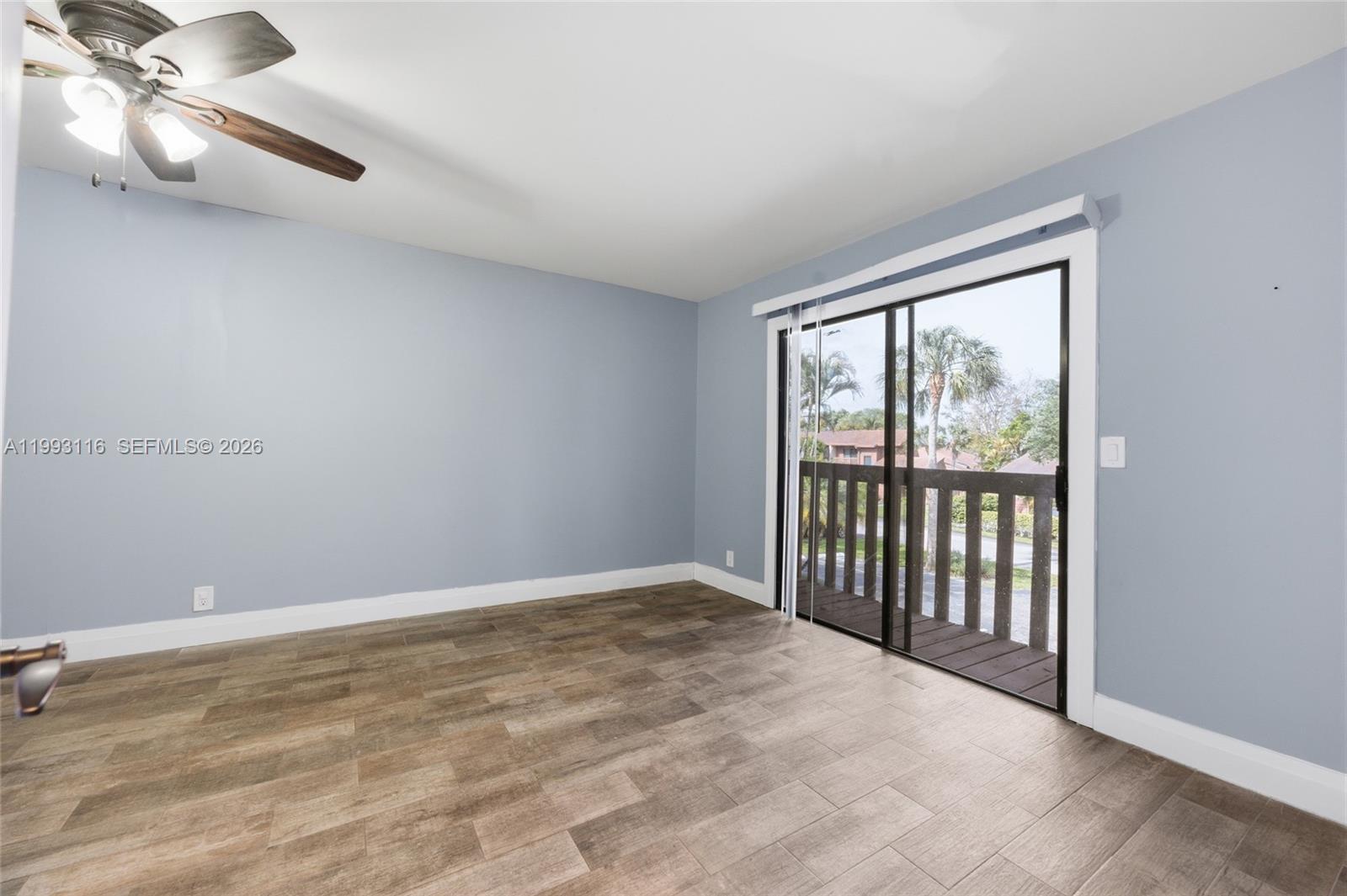 BANYAN LAKES - Residential