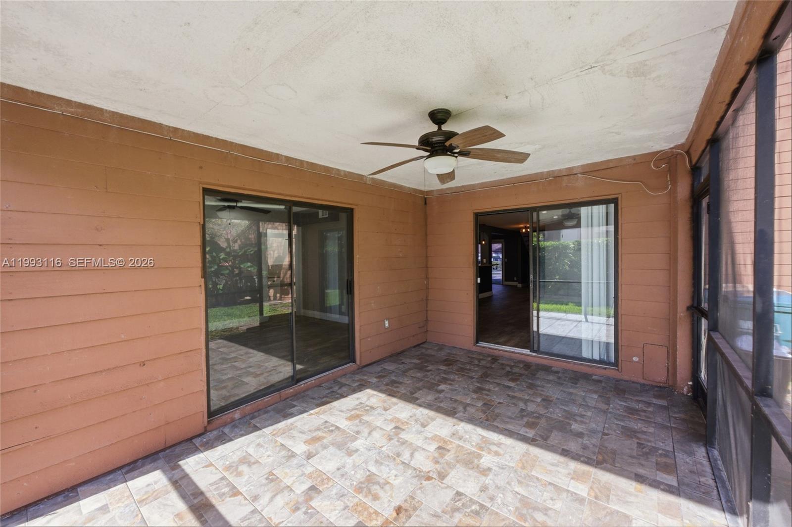 BANYAN LAKES - Residential