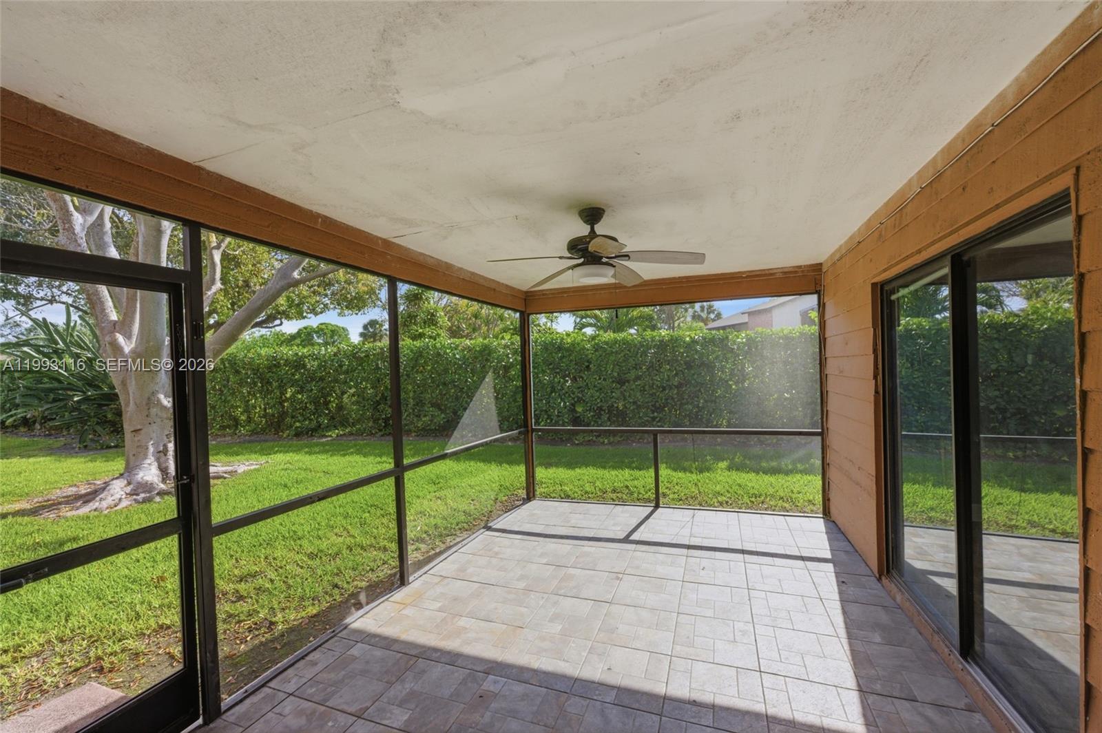 BANYAN LAKES - Residential