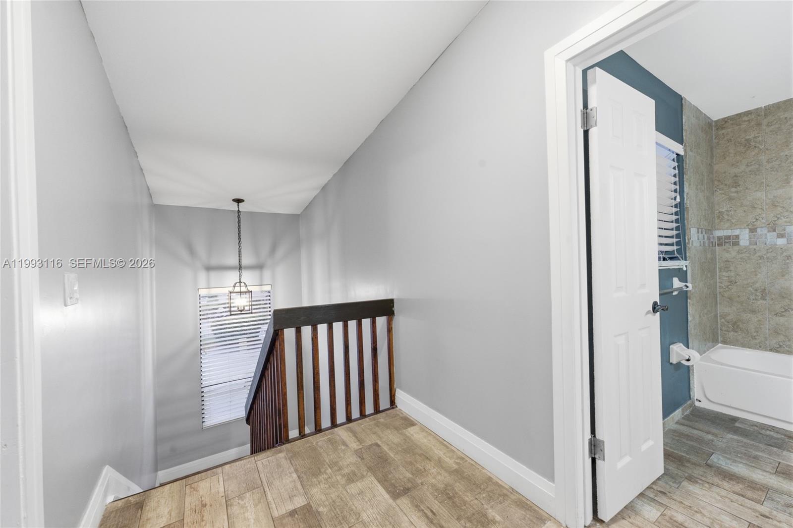 BANYAN LAKES - Residential