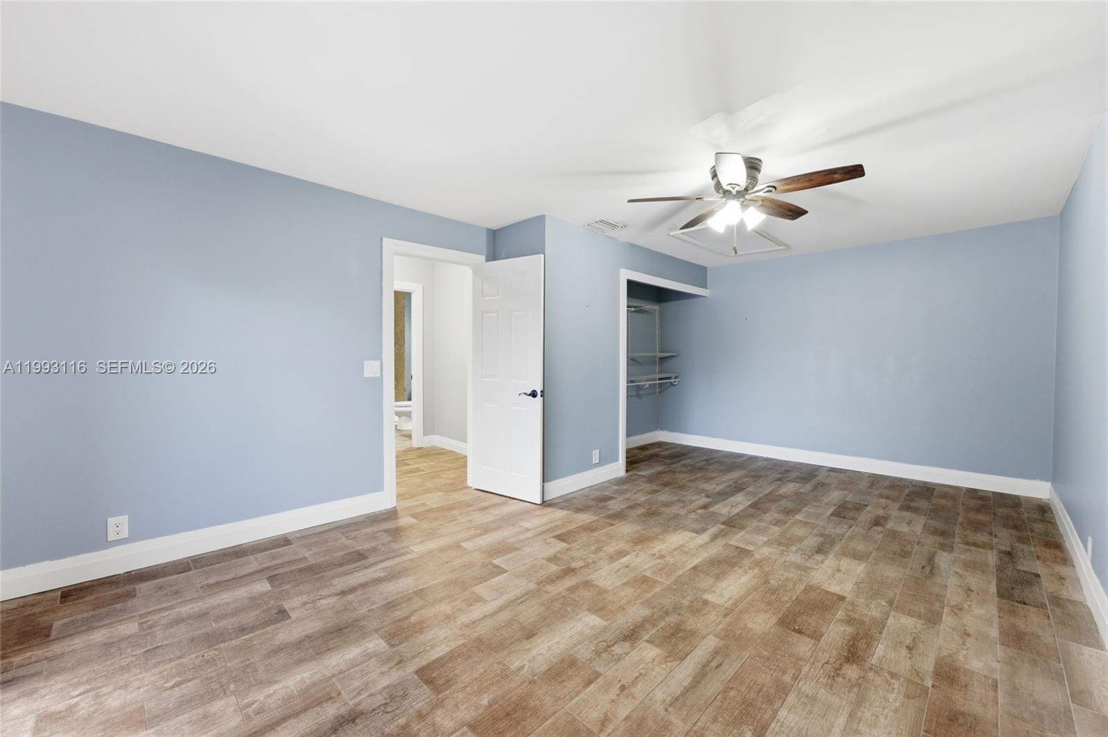 BANYAN LAKES - Residential