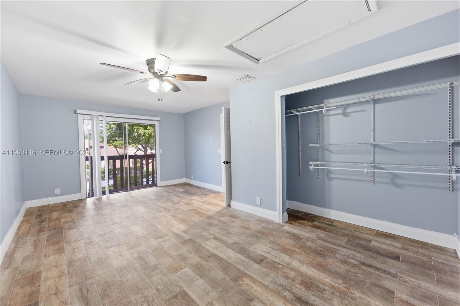 BANYAN LAKES - Residential