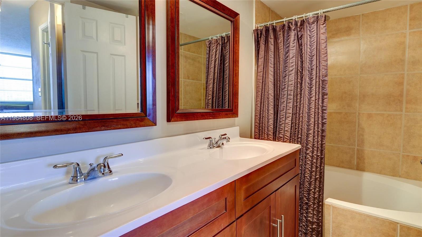 ADMIRALS PORT CONDO WEST - Residential