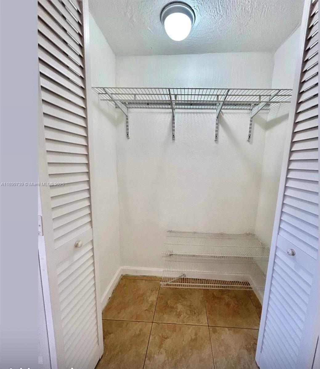 LAKE FOREST SEC 2 - Residential Lease