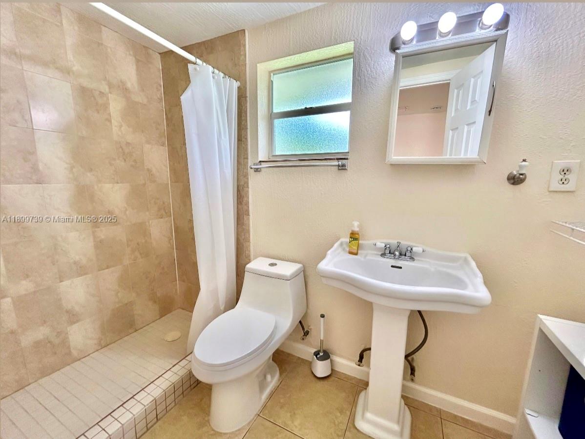 LAKE FOREST SEC 2 - Residential Lease