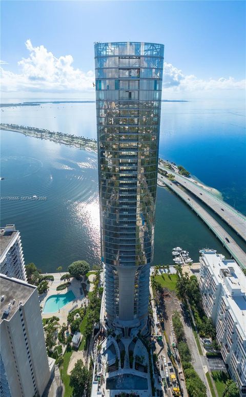 175 SE 25 RD 3902 Miami FL 33129