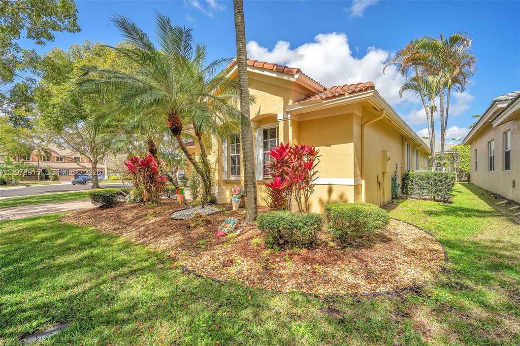 Photo of 1435 Cardinal Way, Weston, FL 33327 (MLS # A11976915)