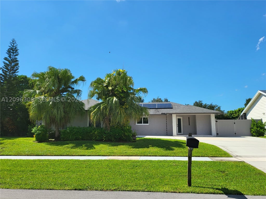 Photo of 712 Juniper Pl, Wellington, FL 33414 (MLS # A12096309)