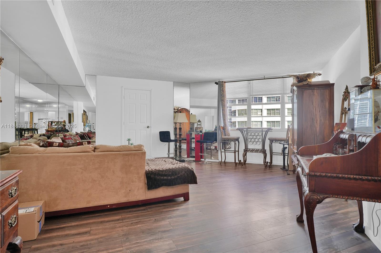 905 Brickell Bay Dr 1121
