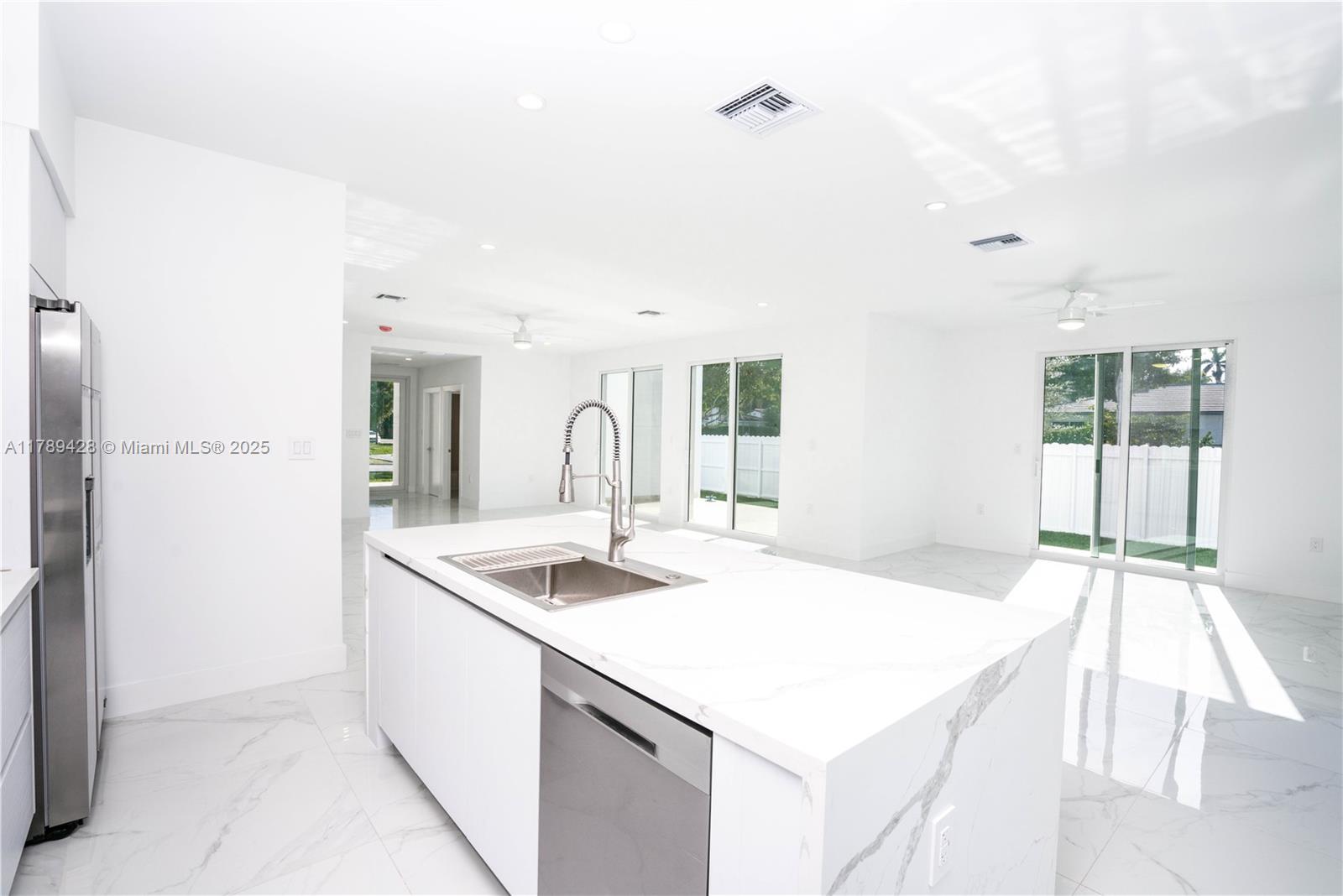 BRICKELL ESTATES - Residential