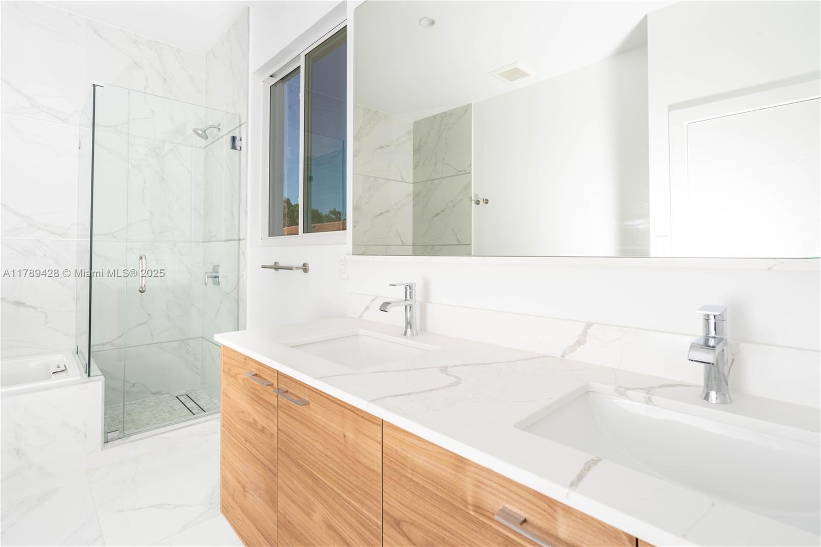 BRICKELL ESTATES - Residential