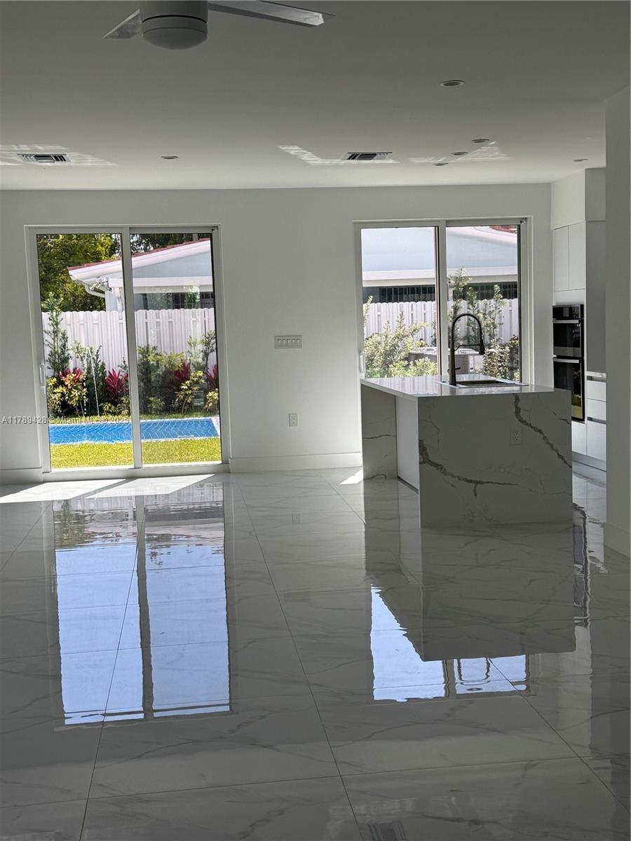 BRICKELL ESTATES - Residential