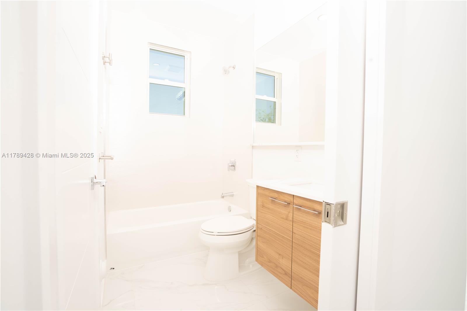 BRICKELL ESTATES - Residential