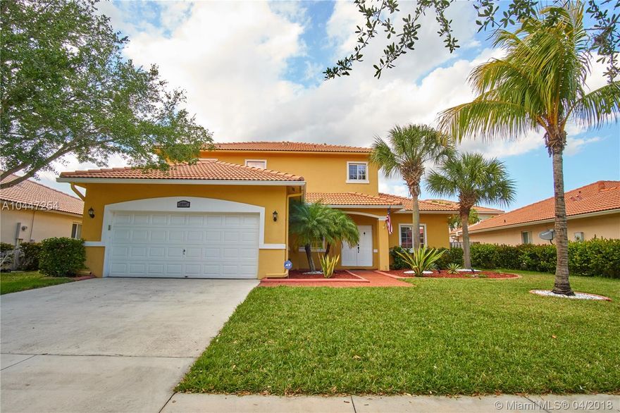 Excellent 5 Bedroom / 3.5 Bathroom Home. Open Green Area. No Gate Community. Top School District! Updated Kitchen Features Granite Counter Tops. Stainless Steel Appliances. No Carpet. Backyard Has Large Brick Paver Area Ideal For Entertaining. Easy To Show. No HOA Fee.