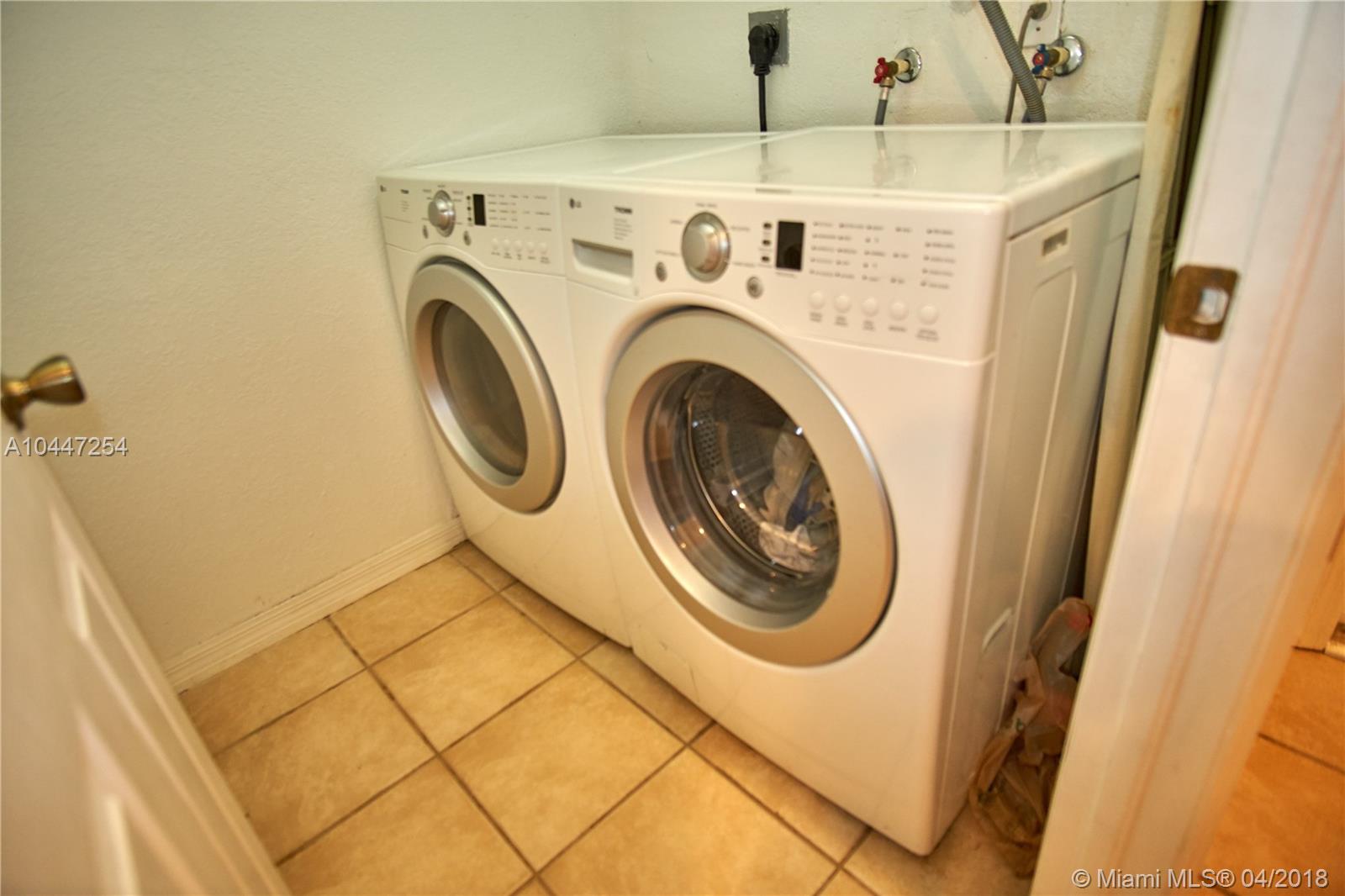 BONAVILLAS - Residential Lease