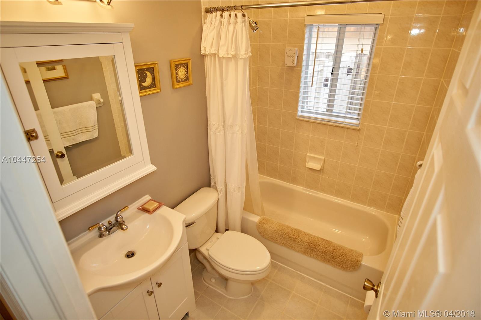 BONAVILLAS - Residential Lease