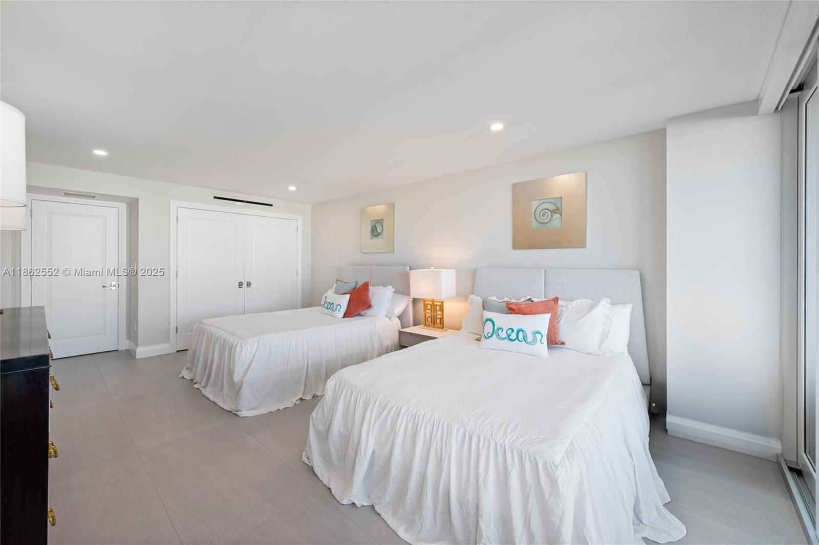 POINT OF AMERICAS - Residential