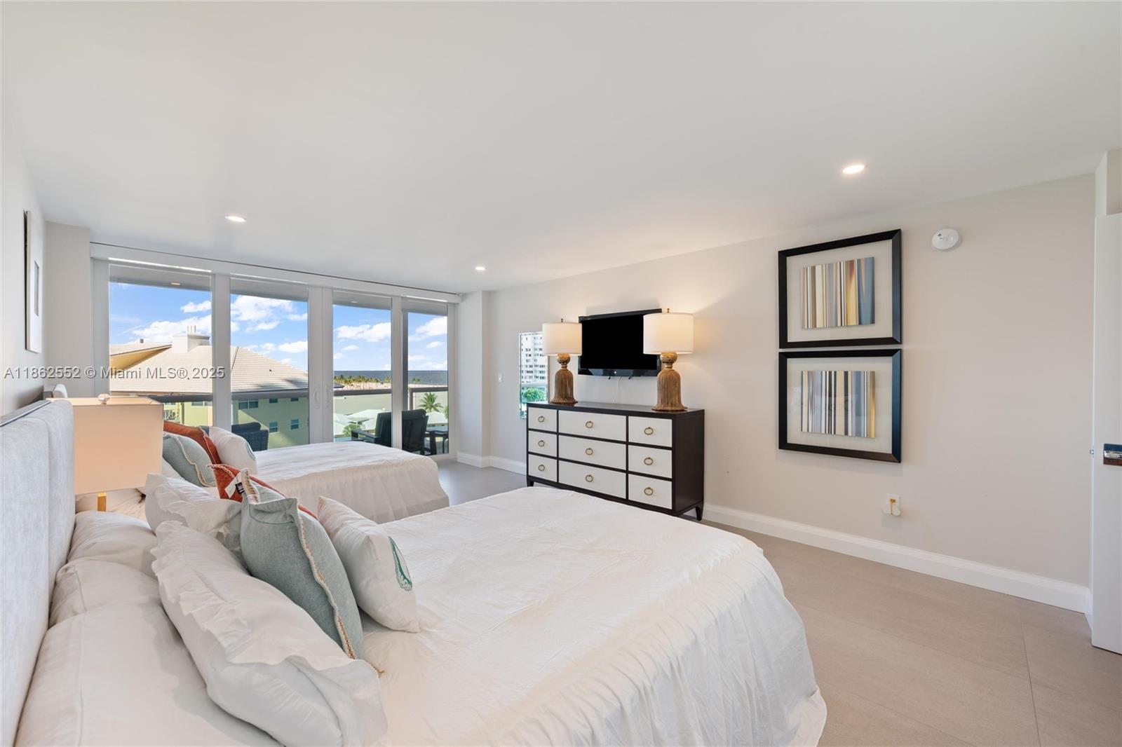 POINT OF AMERICAS - Residential