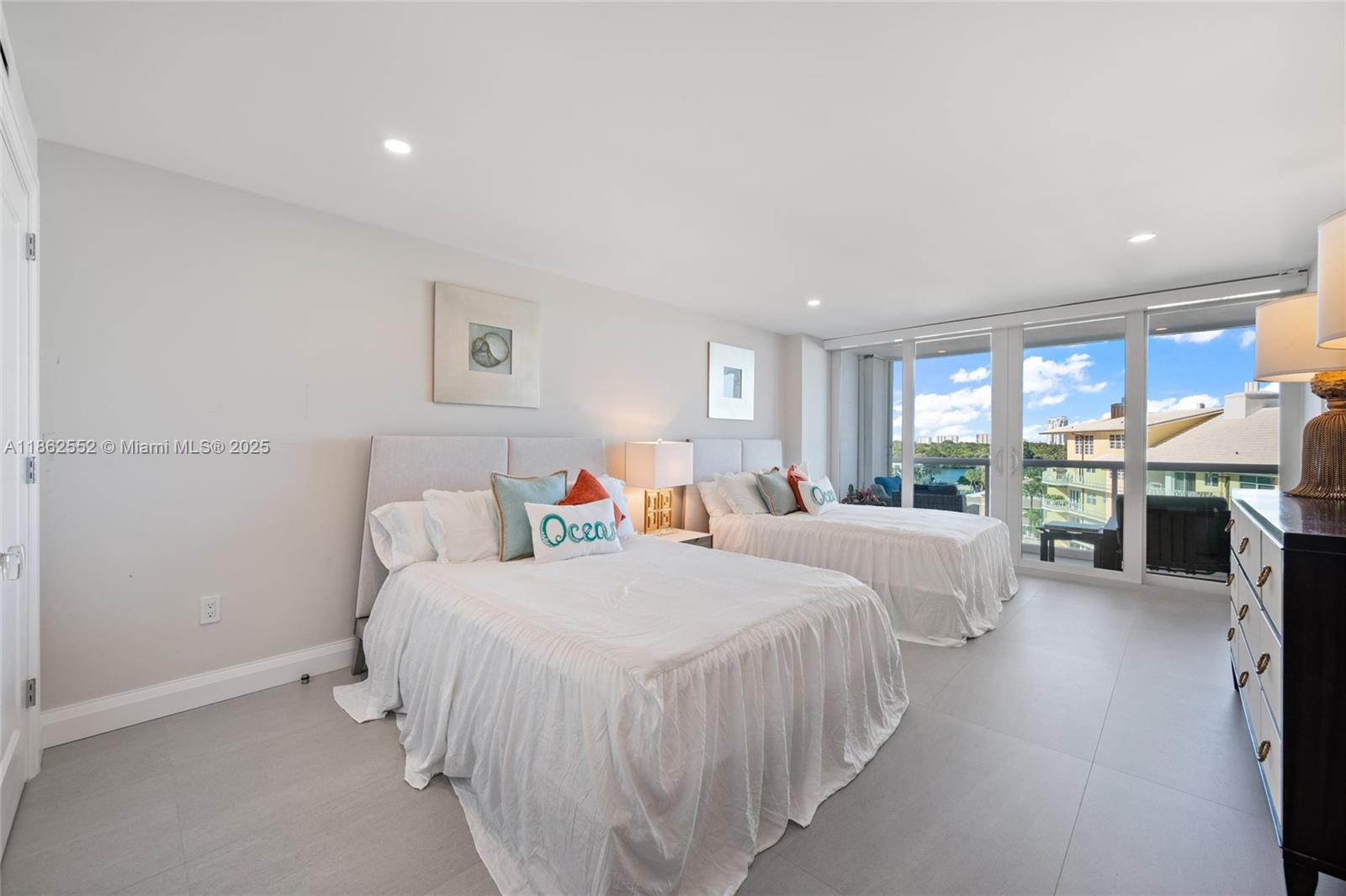 POINT OF AMERICAS - Residential