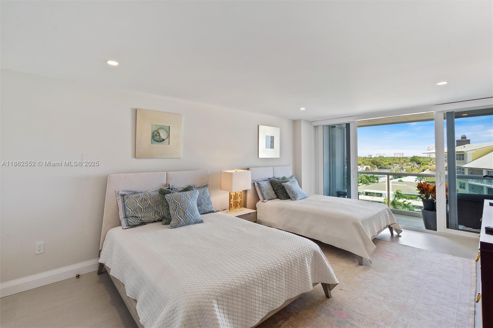 POINT OF AMERICAS - Residential