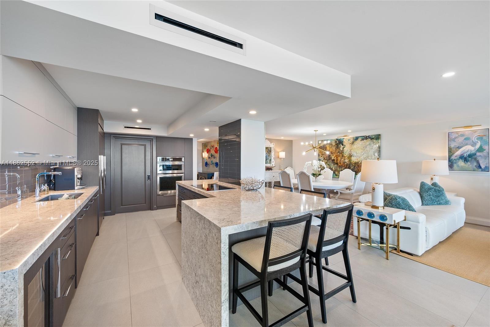 POINT OF AMERICAS - Residential