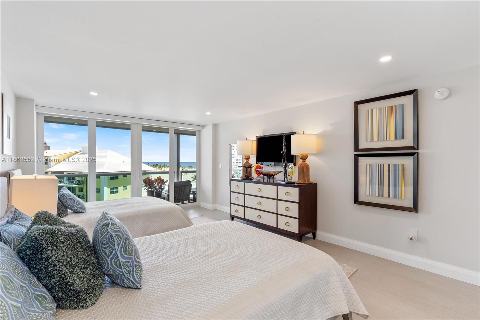 POINT OF AMERICAS - Residential