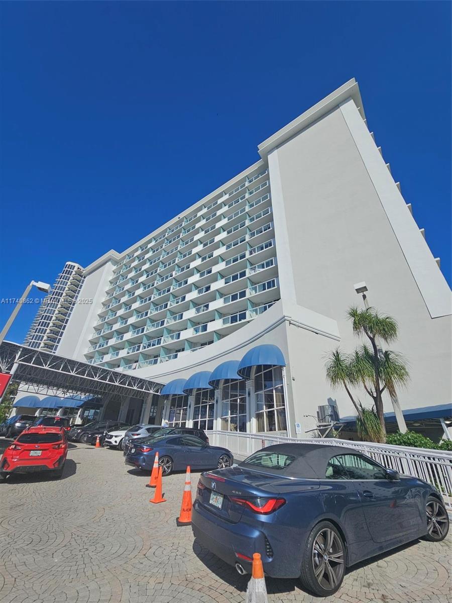 19201 Collins Ave 349, Sunny Isles Beach, Miami-Dade County, Florida - 1 Bedrooms  
1 Bathrooms - 