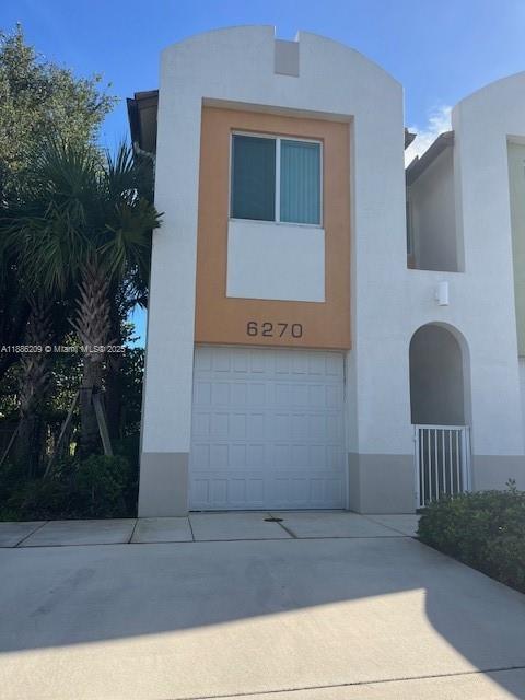 EMERALD ISLES - Residential Lease