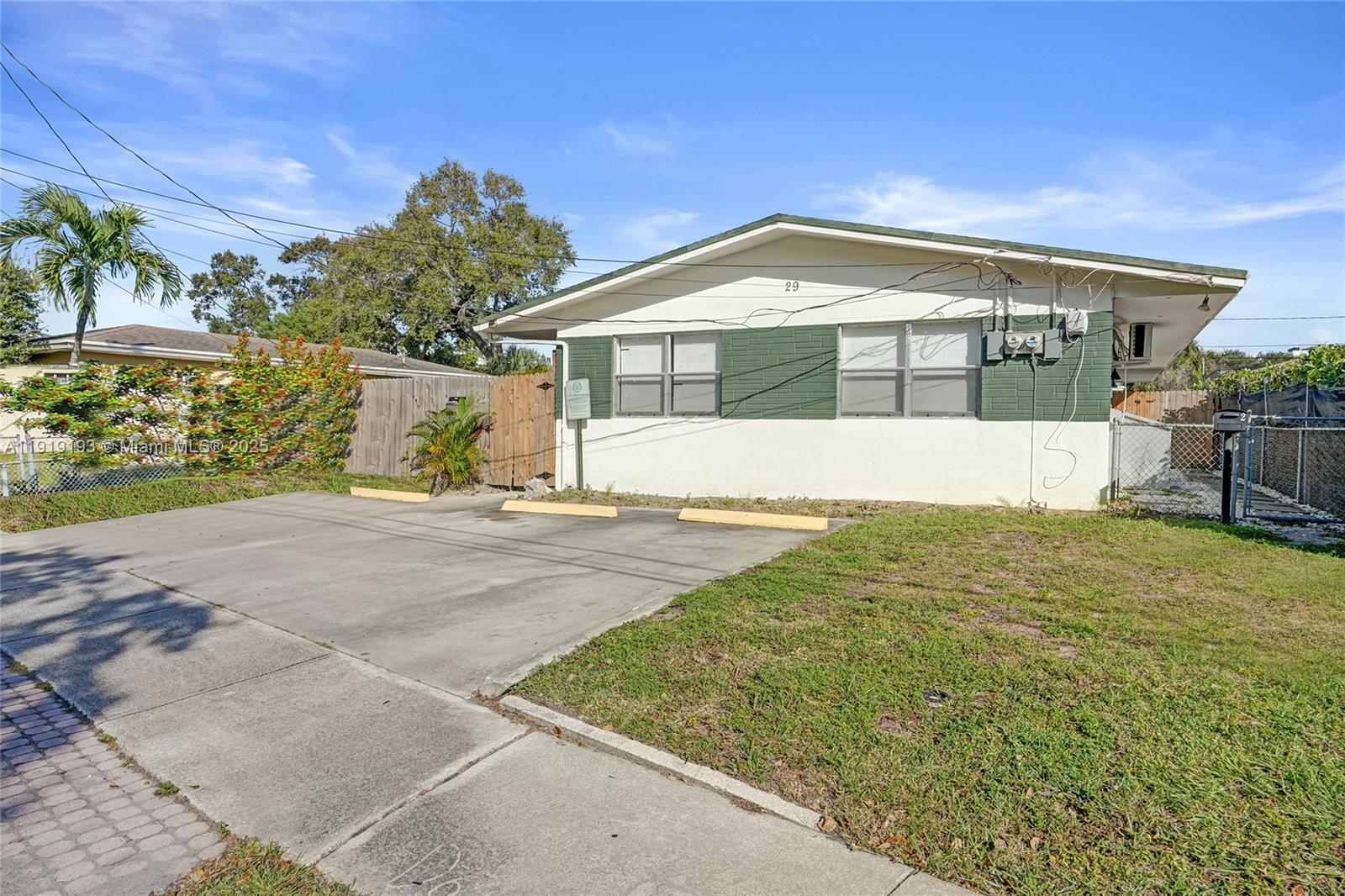 HENRY PARK - Residential Lease