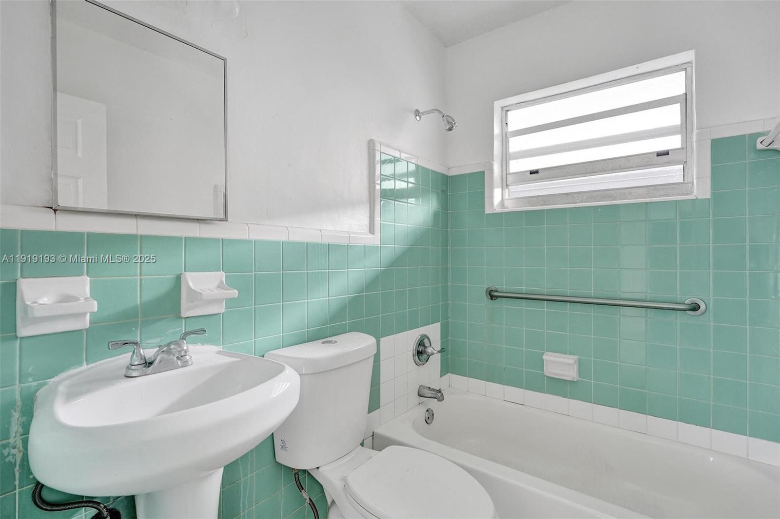 HENRY PARK - Residential Lease