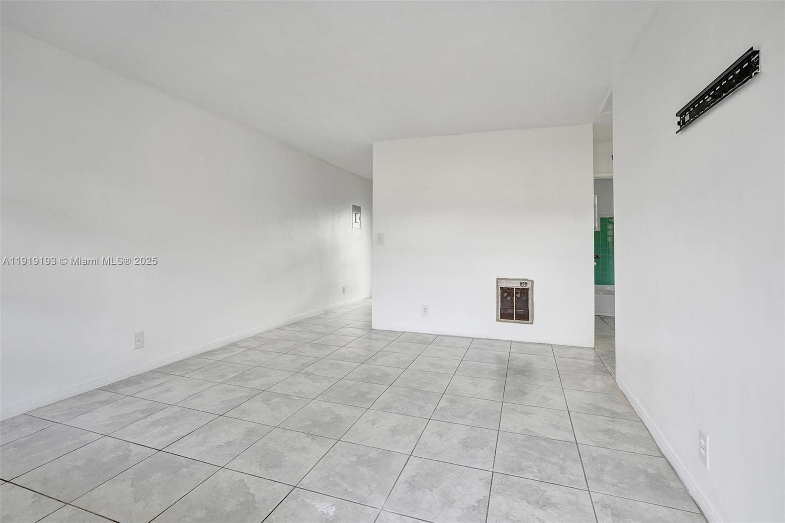 HENRY PARK - Residential Lease