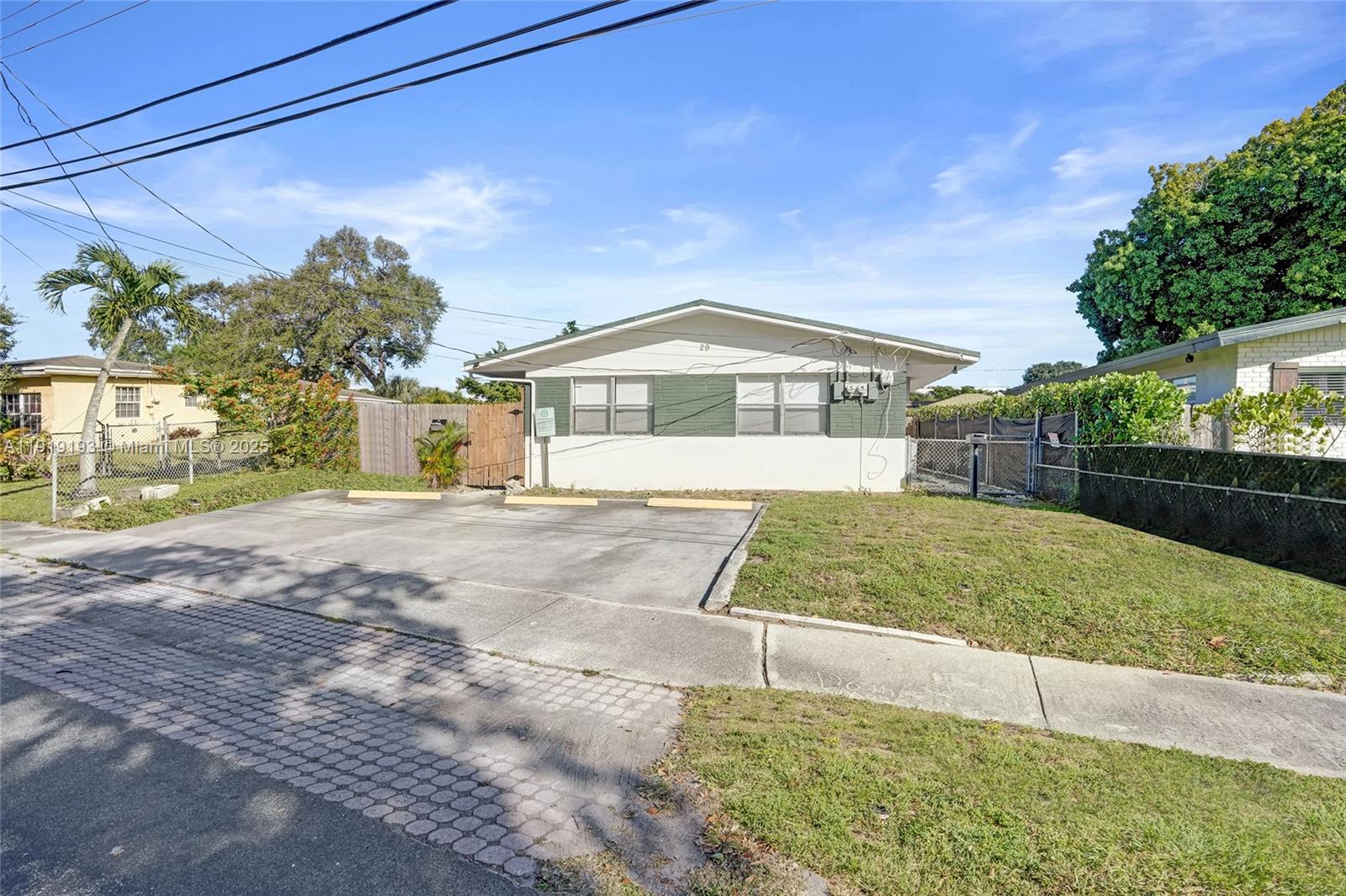 HENRY PARK - Residential Lease