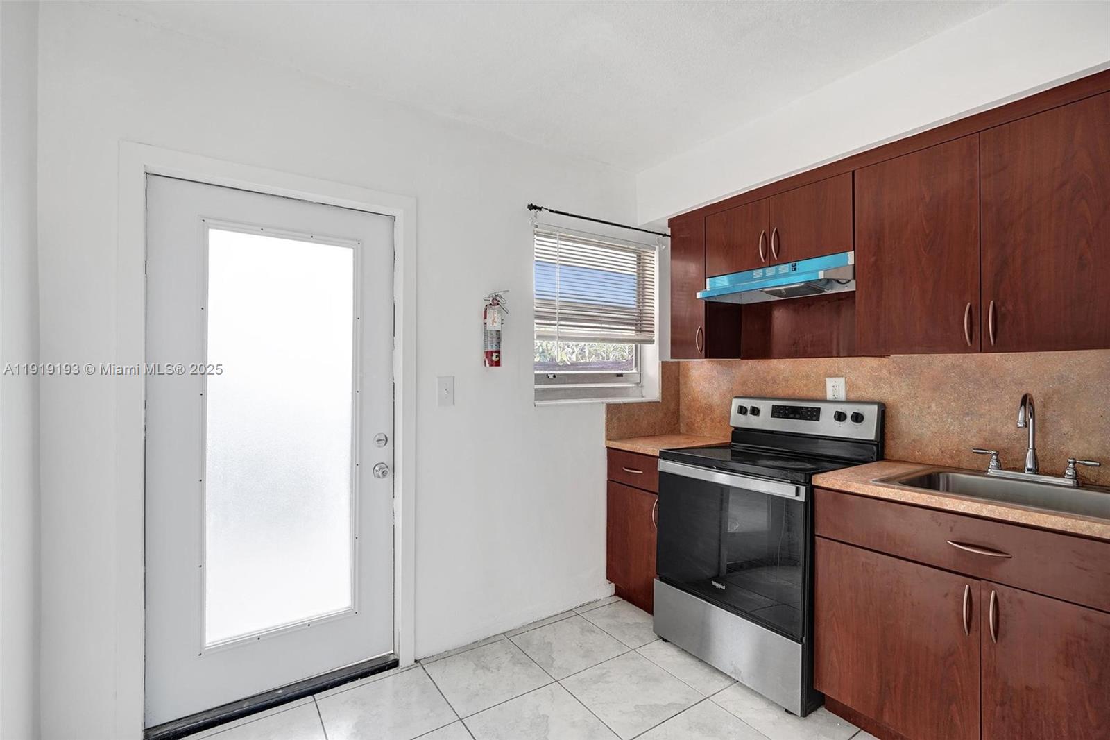 HENRY PARK - Residential Lease