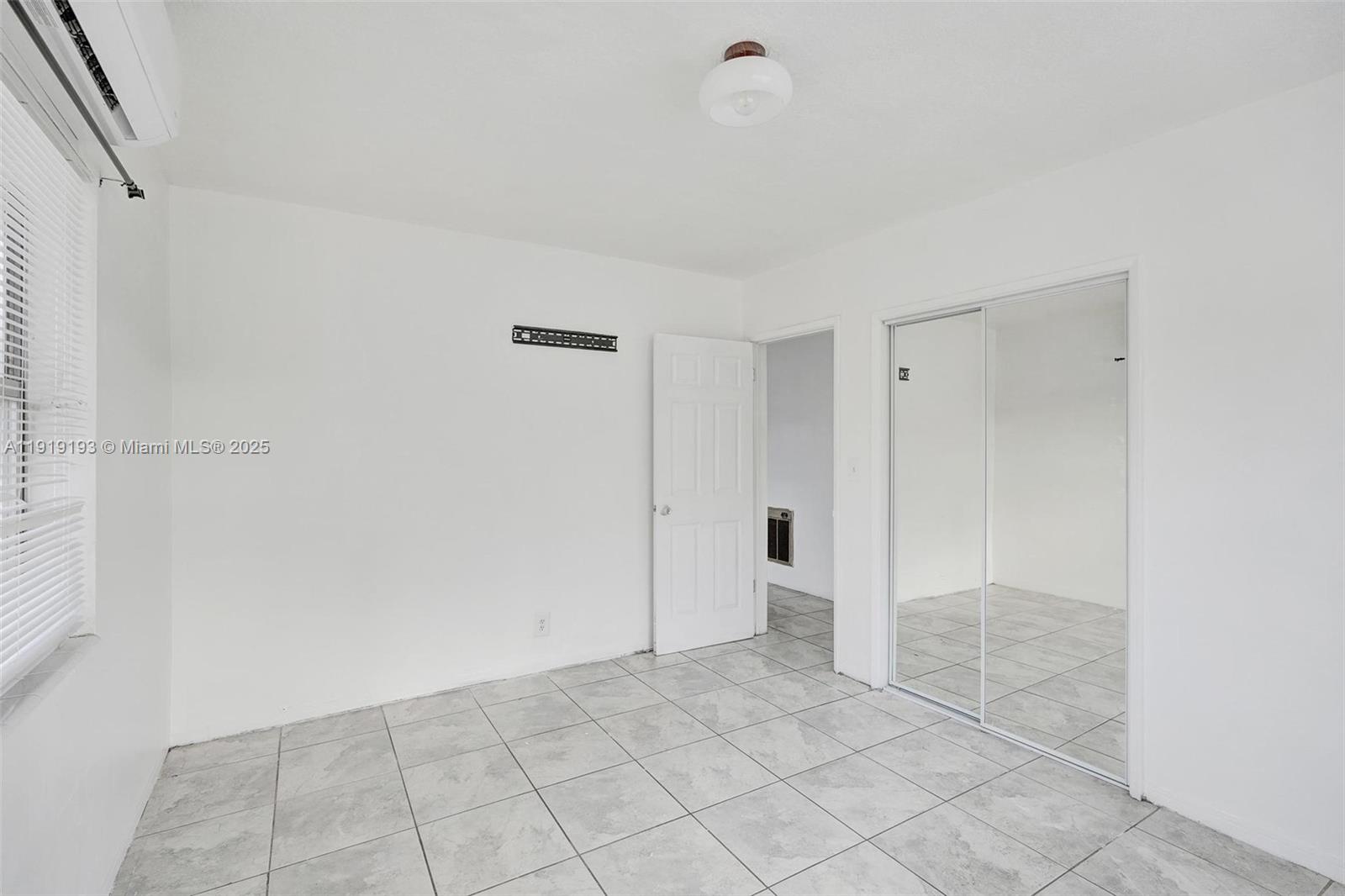 HENRY PARK - Residential Lease