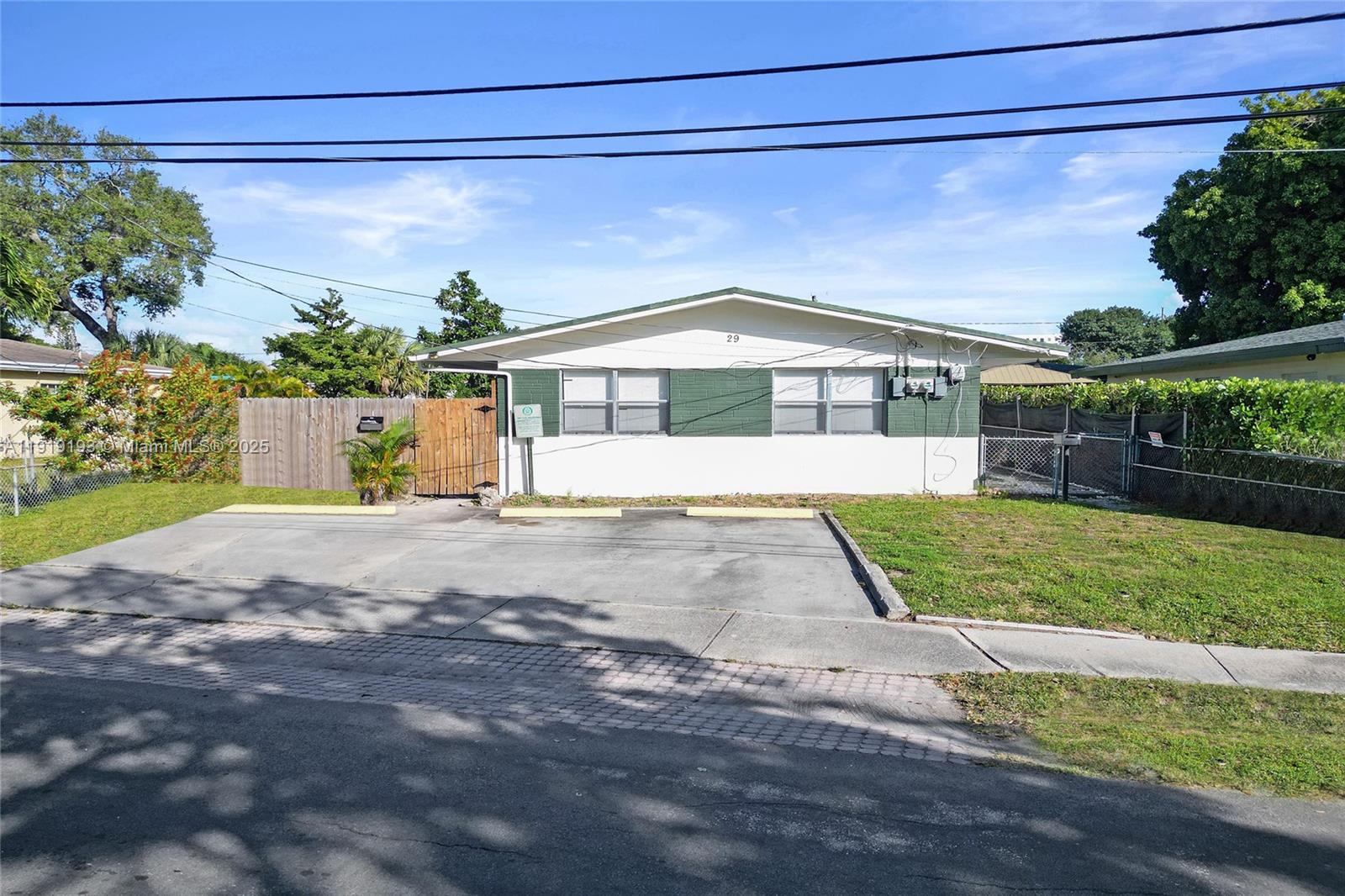 HENRY PARK - Residential Lease