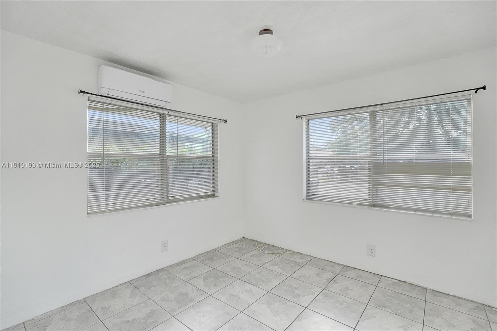 HENRY PARK - Residential Lease