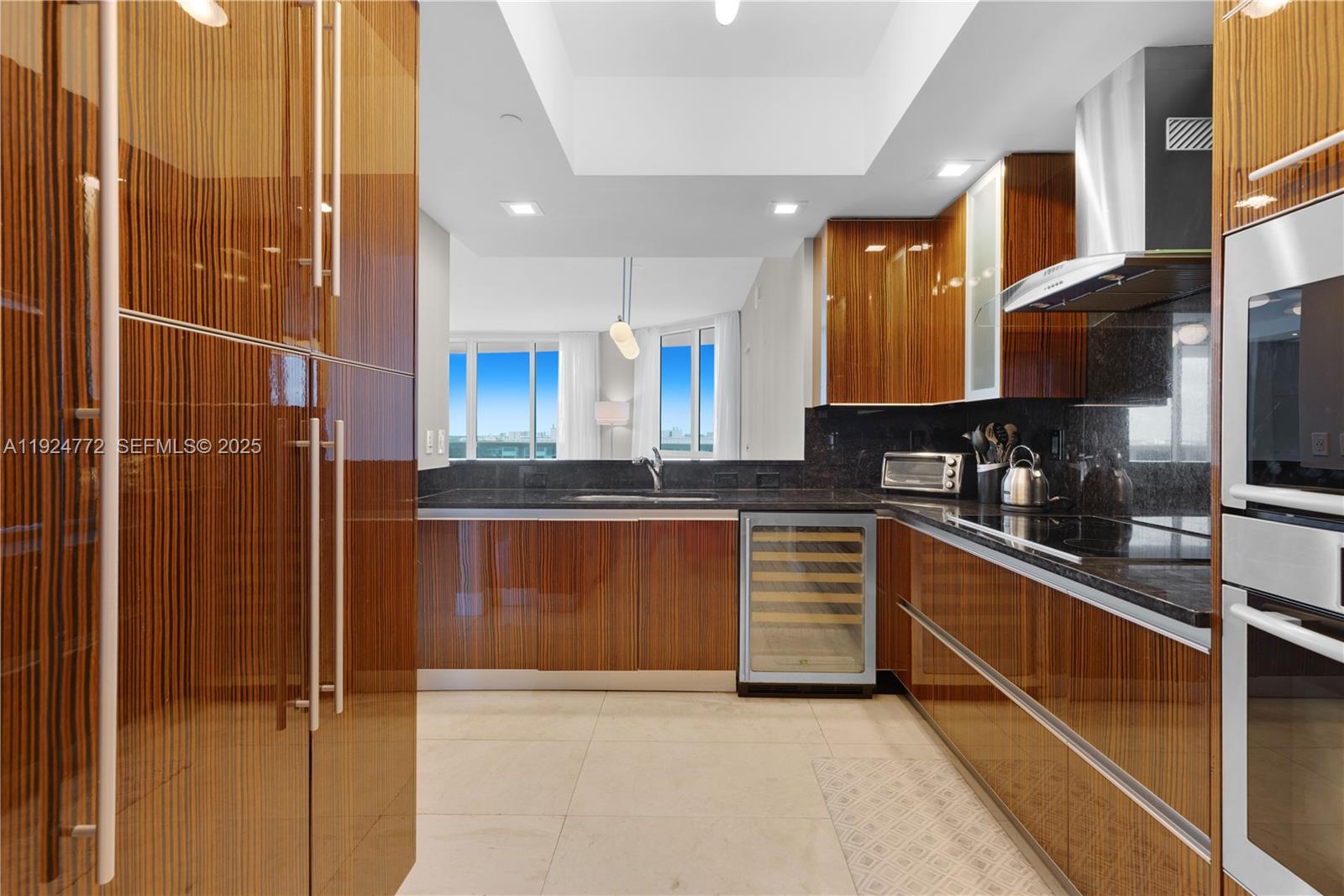 2711 HOLLYWOOD BEACH CONDO - Residential Lease