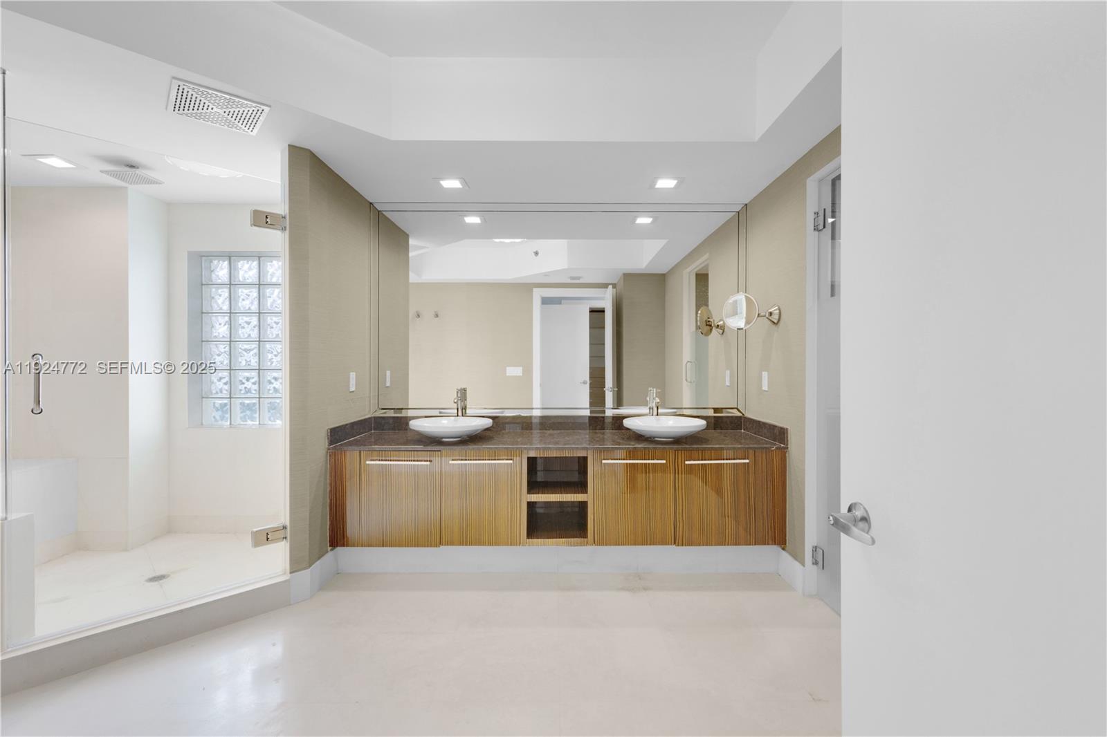 2711 HOLLYWOOD BEACH CONDO - Residential Lease