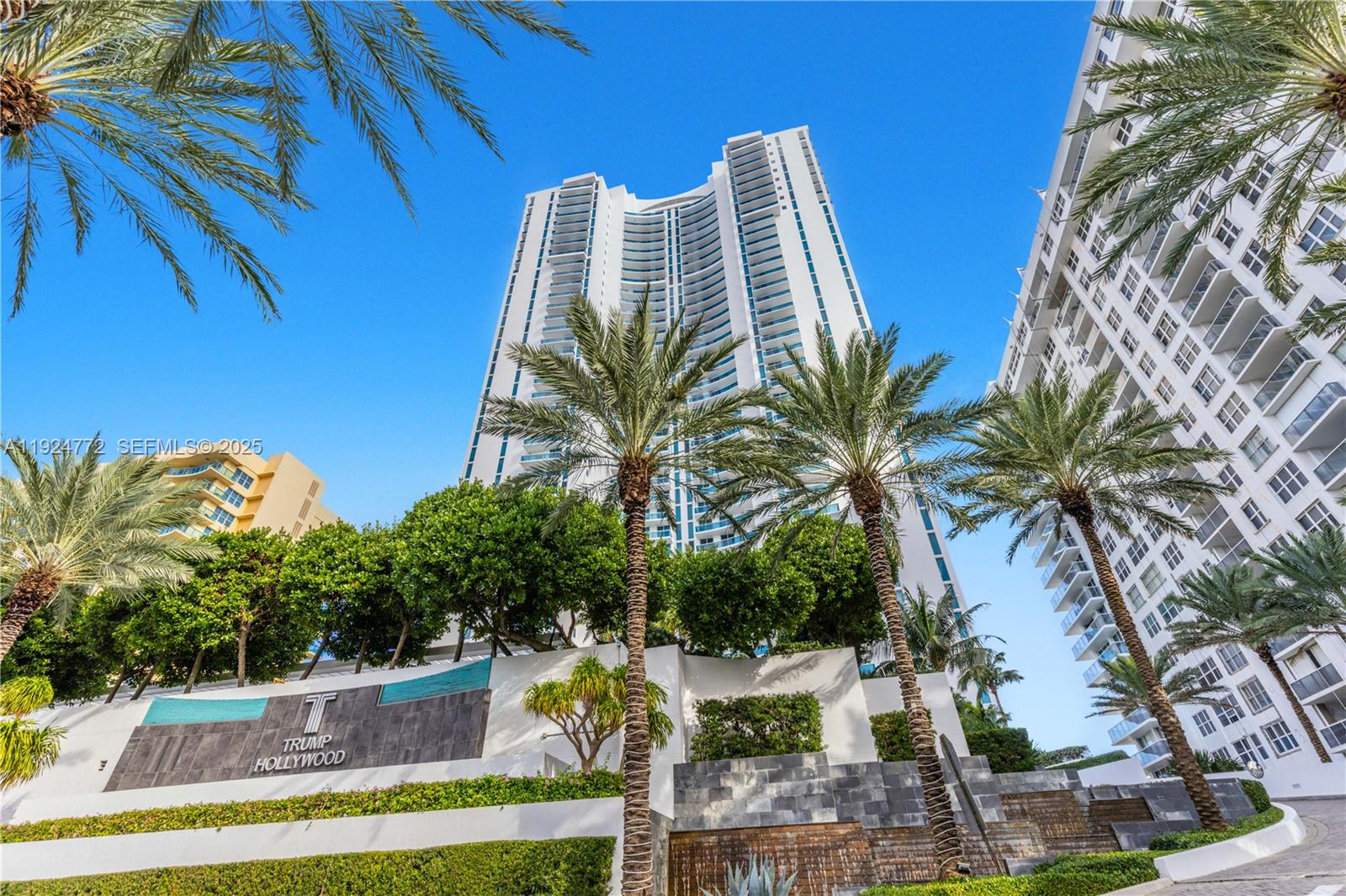 2711 HOLLYWOOD BEACH CONDO - Residential Lease