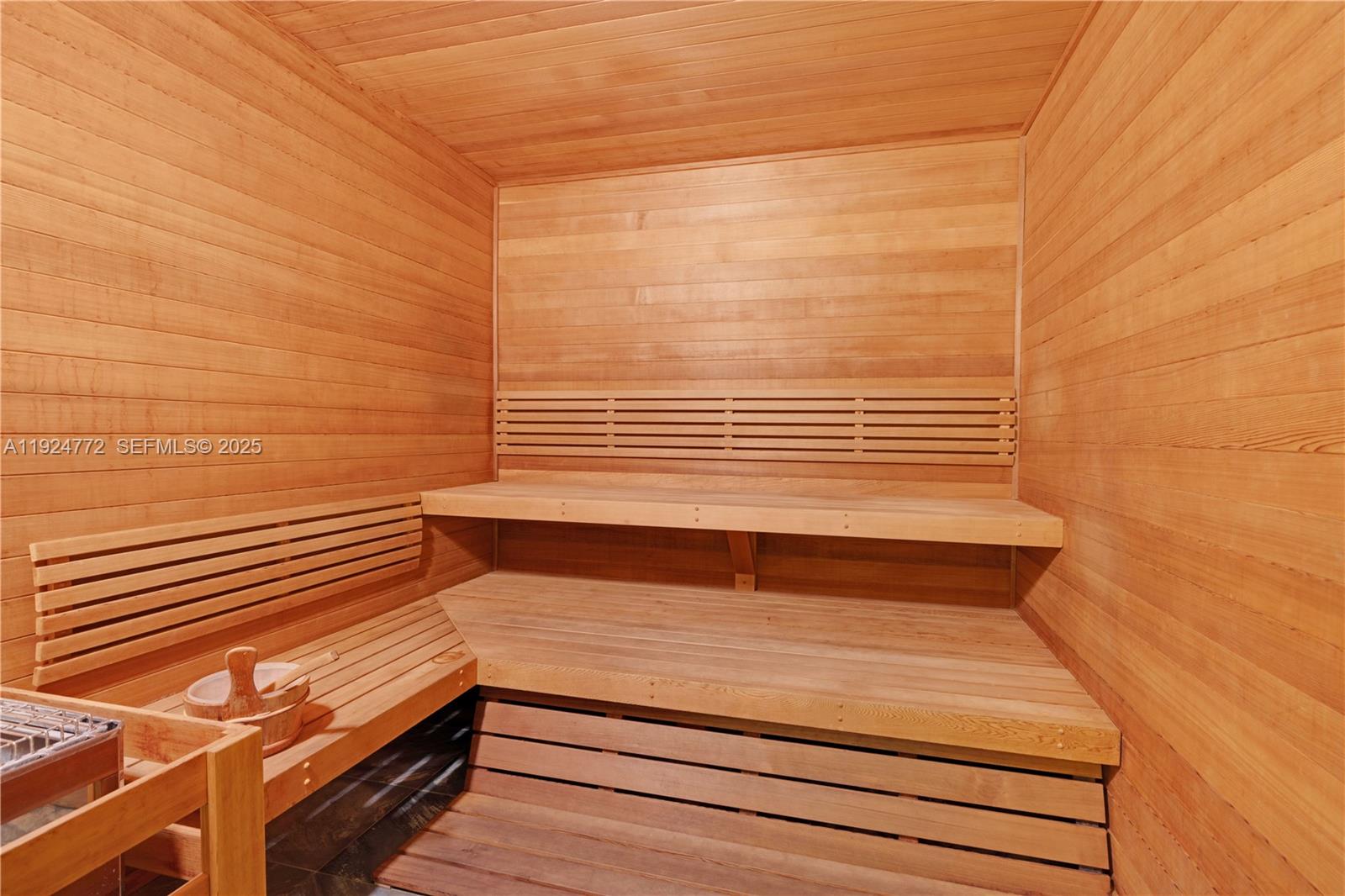 2711 HOLLYWOOD BEACH CONDO - Residential Lease