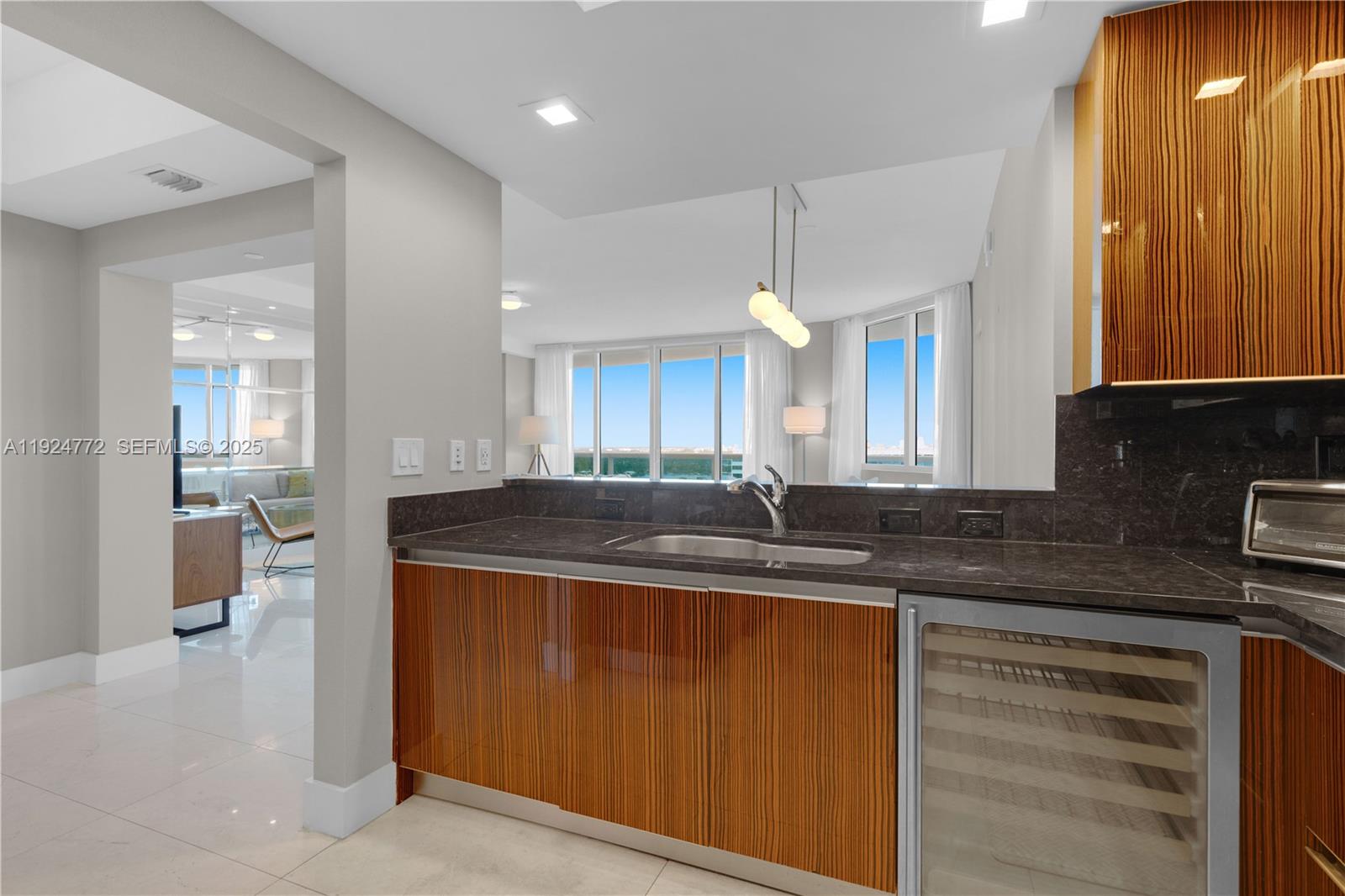 2711 HOLLYWOOD BEACH CONDO - Residential Lease